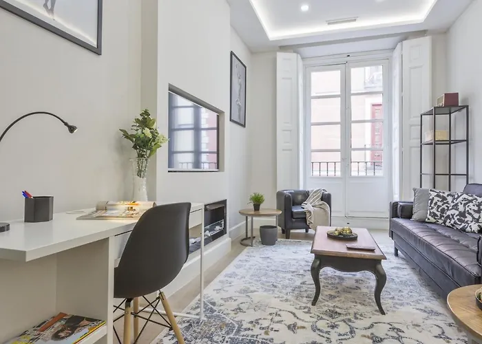 Charming City Center Apartment For 4 Perfect Location, Espoz Y Mina III